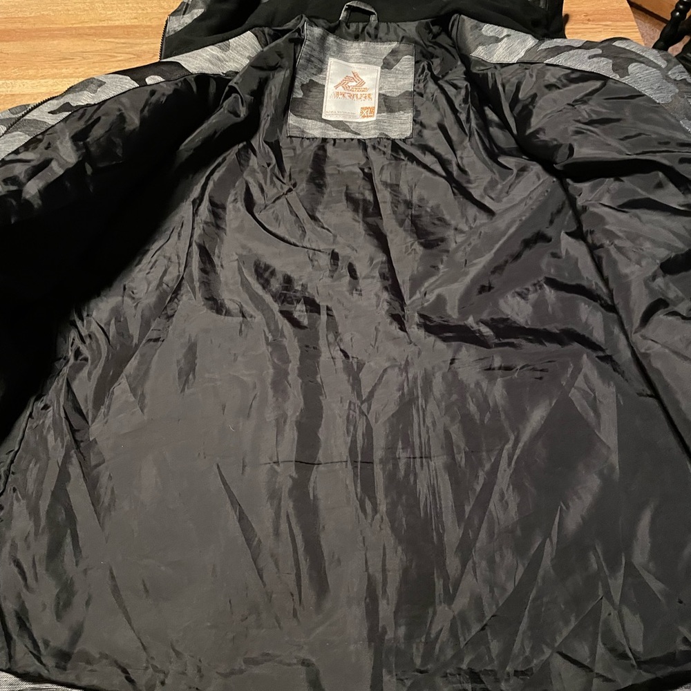 Snowboarding jacket - Picture 4 of 4
